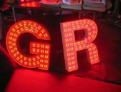 湄潭LED发光字常见的安装误区。